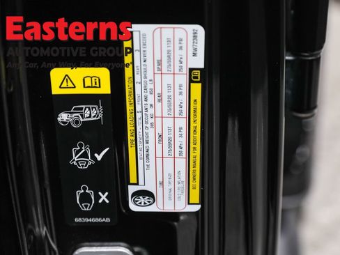 Used 2021 Jeep Wrangler Unlimited Sahara image 36