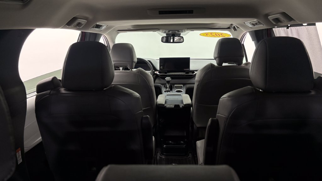 Certified 2025 Toyota Sienna XLE w/ XLE Plus Package AWD/4WD image 43