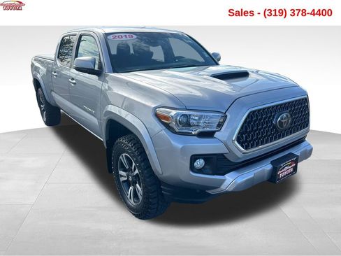 Used 2019 Toyota Tacoma TRD Sport w/ Technology Package AWD/4WD image 9