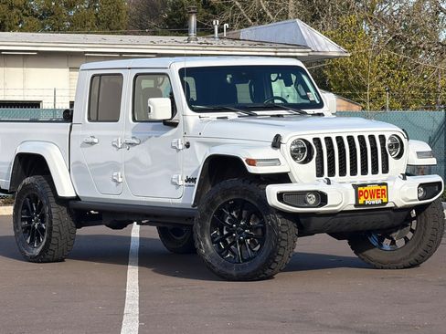 Used 2021 Jeep Gladiator Overland image 2