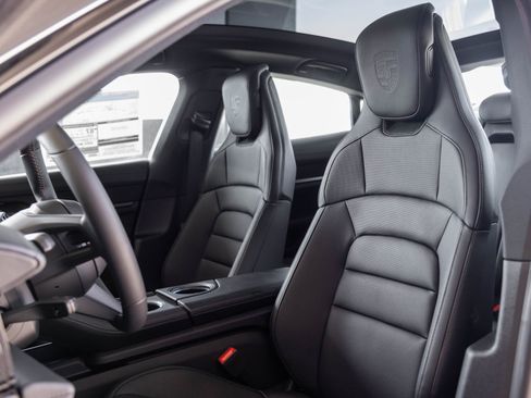 Used 2025 Porsche Taycan 4 image 5