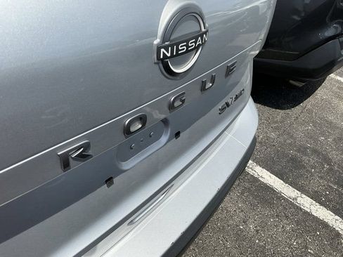 Used 2024 Nissan Rogue SV AWD/4WD image 9