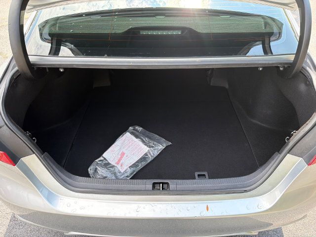 Used 2020 Toyota Camry SE FWD image 19