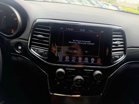 Used 2019 Jeep Grand Cherokee Limited AWD/4WD image 23
