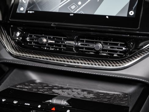 Used 2025 Aston Martin DBX 707 image 33