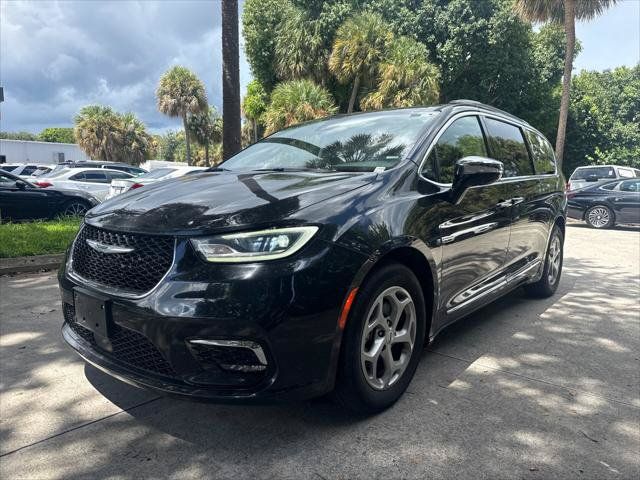 Used 2023 Chrysler Pacifica Limited FWD image 2