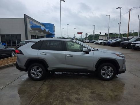 Used 2022 Toyota RAV4 XLE w/ Convenience Package AWD/4WD image 6
