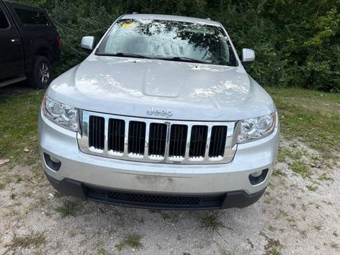 Used 2012 Jeep Grand Cherokee Laredo w/ Laredo E Group AWD/4WD image 2
