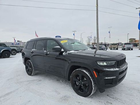 Used 2025 Jeep Grand Cherokee L Limited w/ Black Appearance Package image 3