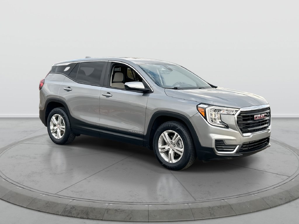 Used 2023 GMC Terrain SLE FWD image 2
