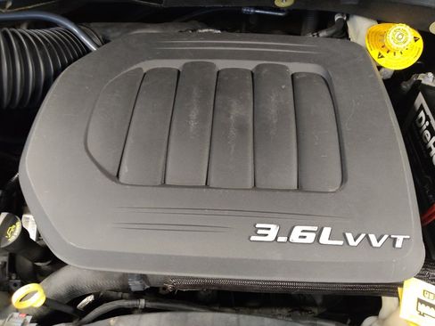 Used 2016 Dodge Grand Caravan SE FWD image 30
