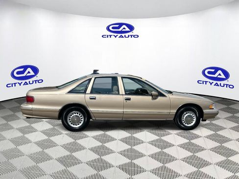Used 1993 Chevrolet Caprice Classic RWD image 2