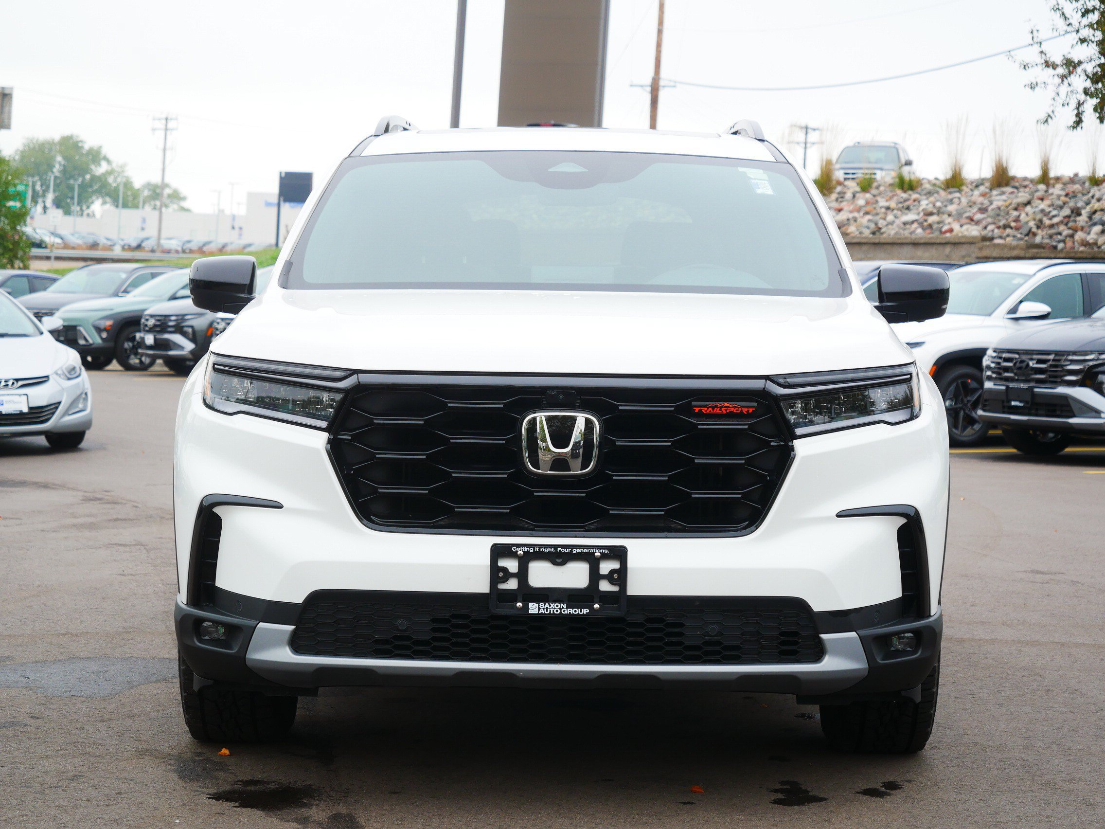 Used 2025 Honda Pilot TrailSport image 3