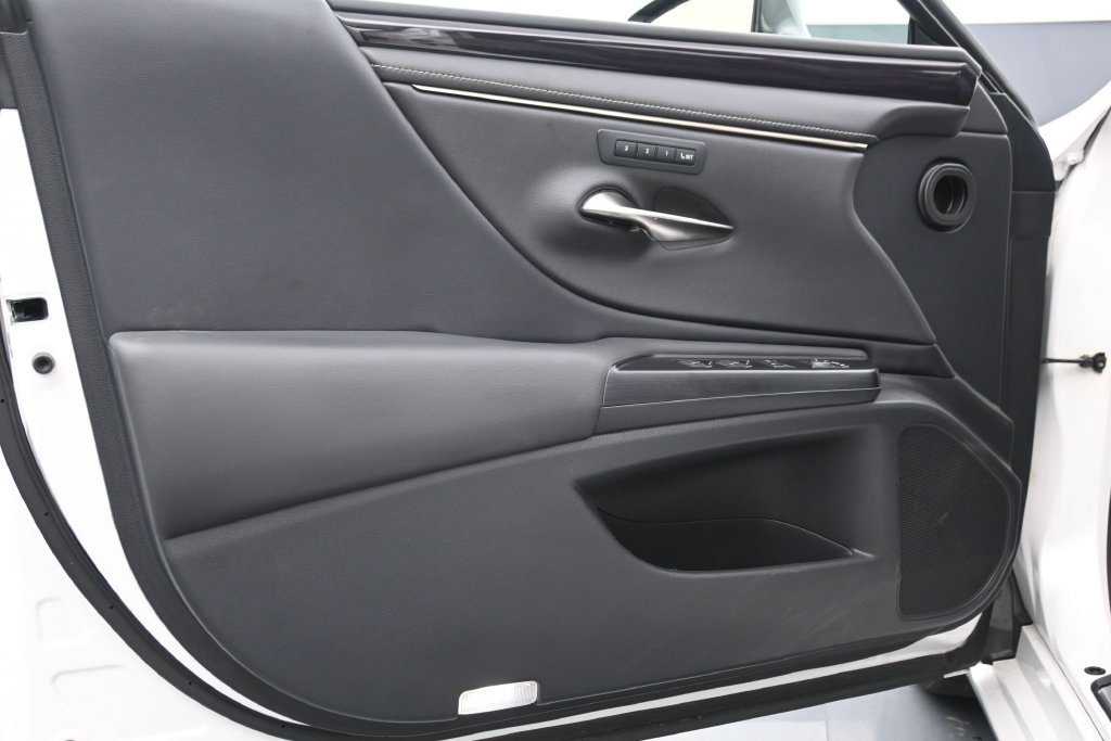 Used 2021 Lexus ES 250 AWD/4WD image 16