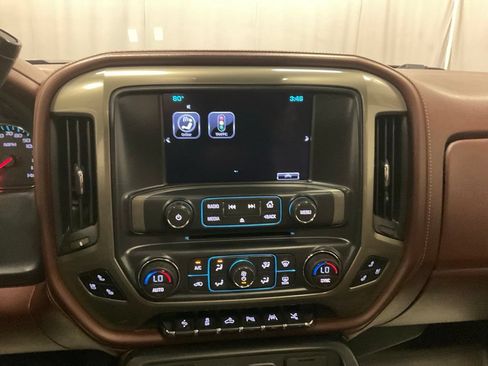 Used 2016 Chevrolet Silverado 1500 High Country w/ High Country Premium Package AWD/4WD image 24