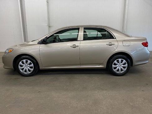 Used 2010 Toyota Corolla FWD image 2