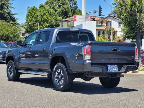 Certified 2022 Toyota Tacoma TRD Off-Road w/ Technology Package AWD/4WD image 8