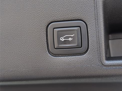 Used 2021 GMC Terrain SLT image 30