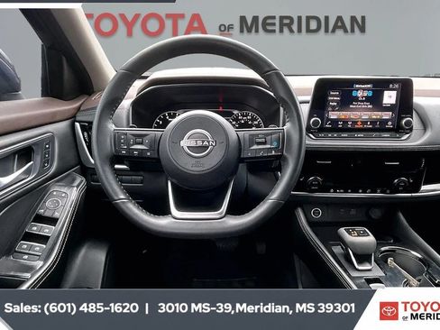 Used 2023 Nissan Rogue SL FWD image 5