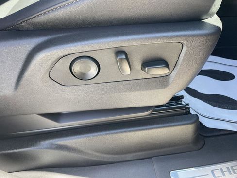 Used 2025 Chevrolet Tahoe LT AWD/4WD image 32