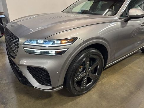 Used 2023 Genesis GV70 2.5T w/ Sport Prestige Package AWD/4WD image 4