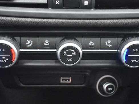 Used 2021 Alfa Romeo Giulia Sprint w/ Sun & Sound Package image 26