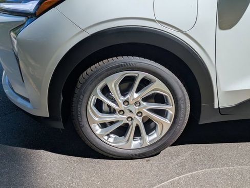 New 2027 Chevrolet Bolt LT FWD image 7