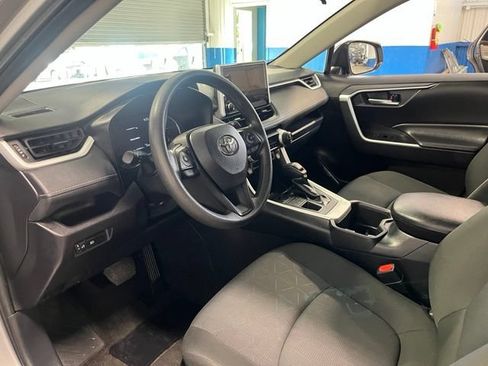 Used 2025 Toyota RAV4 XLE AWD/4WD image 24