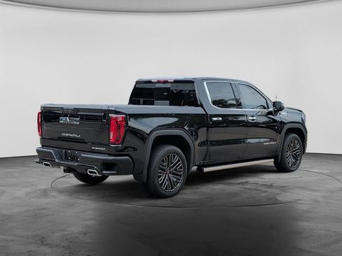 Used 2024 GMC Sierra 1500 Denali w/ Technology Package AWD/4WD image 7