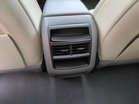Used 2021 Cadillac XT5 Premium Luxury FWD image 17