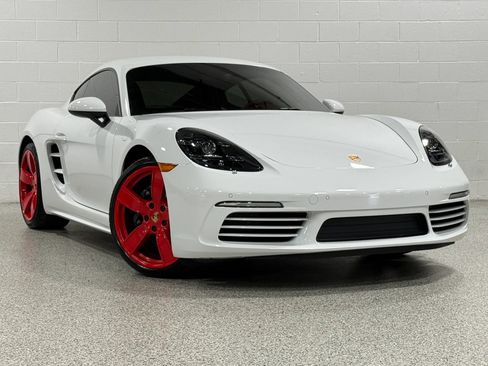 Used 2025 Porsche 718 Cayman RWD image 4