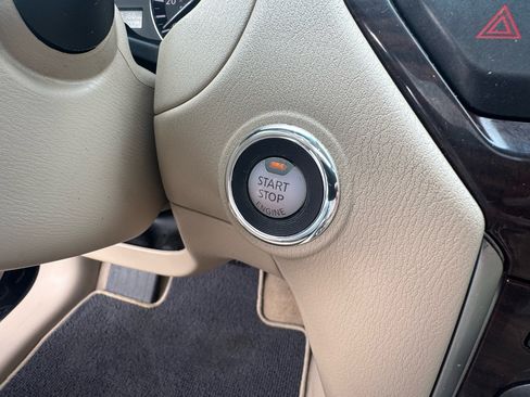 Used 2014 Nissan Pathfinder Platinum w/ Platinum Premium Package image 30