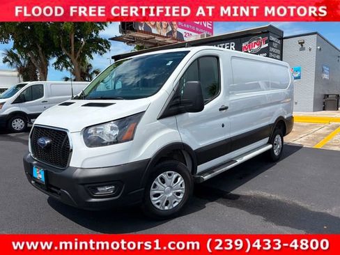 Used 2025 Ford Transit 250 Low Roof w/ Exterior Upgrade Package RWD image 3