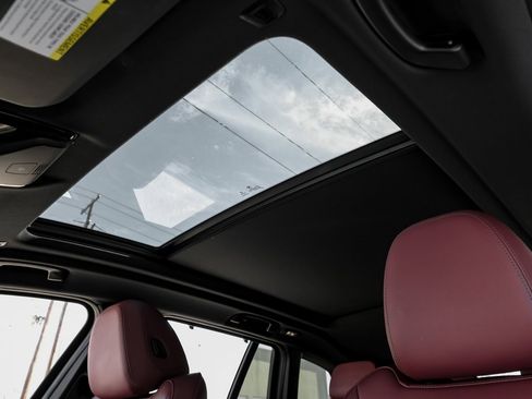 Used 2023 BMW X3 sDrive30i w/ M Sport Package image 4