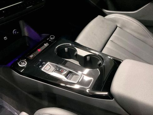 Used 2025 Audi Q6 e-tron Premium Plus w/ Premium Plus image 18