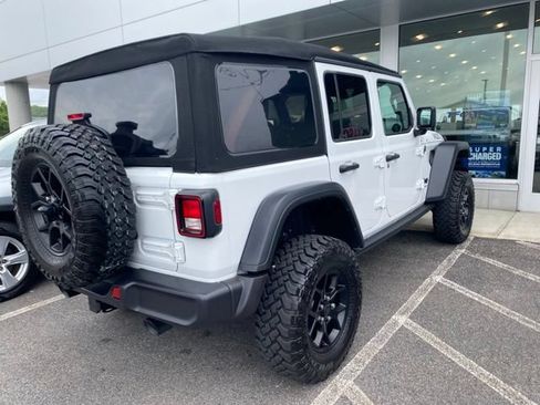 Used 2024 Jeep Wrangler Unlimited Sport AWD/4WD image 3