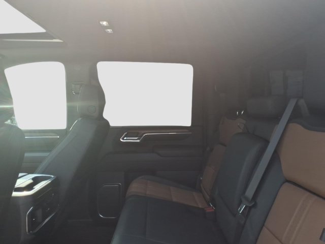 Used 2024 Chevrolet Silverado 2500 High Country AWD/4WD image 10