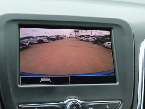 Used 2024 Chevrolet Equinox LT image 4