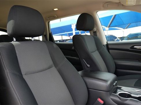Used 2018 Nissan Pathfinder S image 13