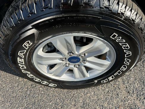Used 2019 Ford F150 XLT AWD/4WD image 4