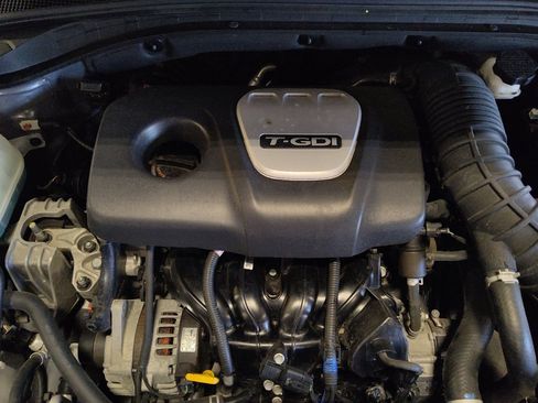 Used 2018 Hyundai Elantra GT Sport FWD image 30