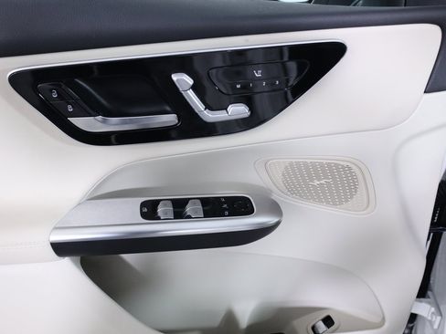 Certified 2025 Mercedes-Benz GLC 300 GLC 300 image 9