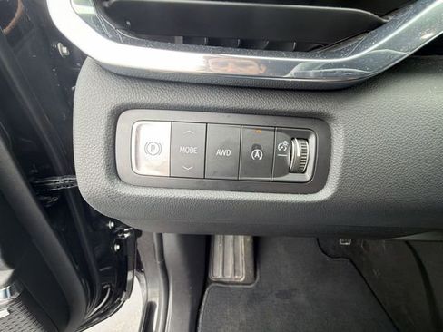 Used 2025 GMC Acadia Elevation w/ Elevation Premium Package image 18