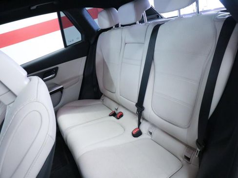 Used 2024 Mercedes-Benz GLC 300 4MATIC image 13