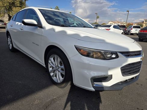 Used 2017 Chevrolet Malibu LT w/ Driver Confidence Package image 7