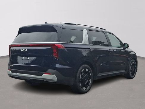 Used 2025 Kia Carnival EX FWD image 6
