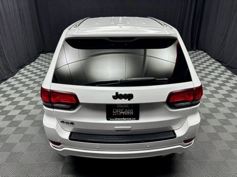 Used 2017 Jeep Grand Cherokee Altitude AWD/4WD image 4
