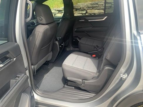 New 2026 GMC Acadia Elevation image 16