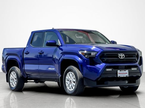 Certified 2025 Toyota Tacoma SR5 AWD/4WD image 7