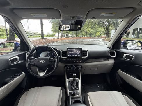 Used 2023 Hyundai Venue SEL w/ Cargo Package FWD image 19